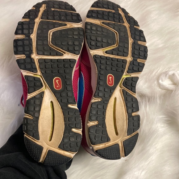 GOOD IUC Nike tennis shoes - Picture 3 of 4